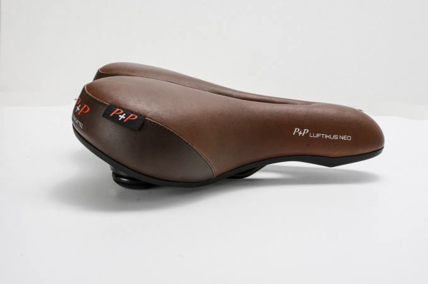 P&P City Sattel Luftikus Neo Relaxed braun L270 x B215 mm / 724 g Unisex